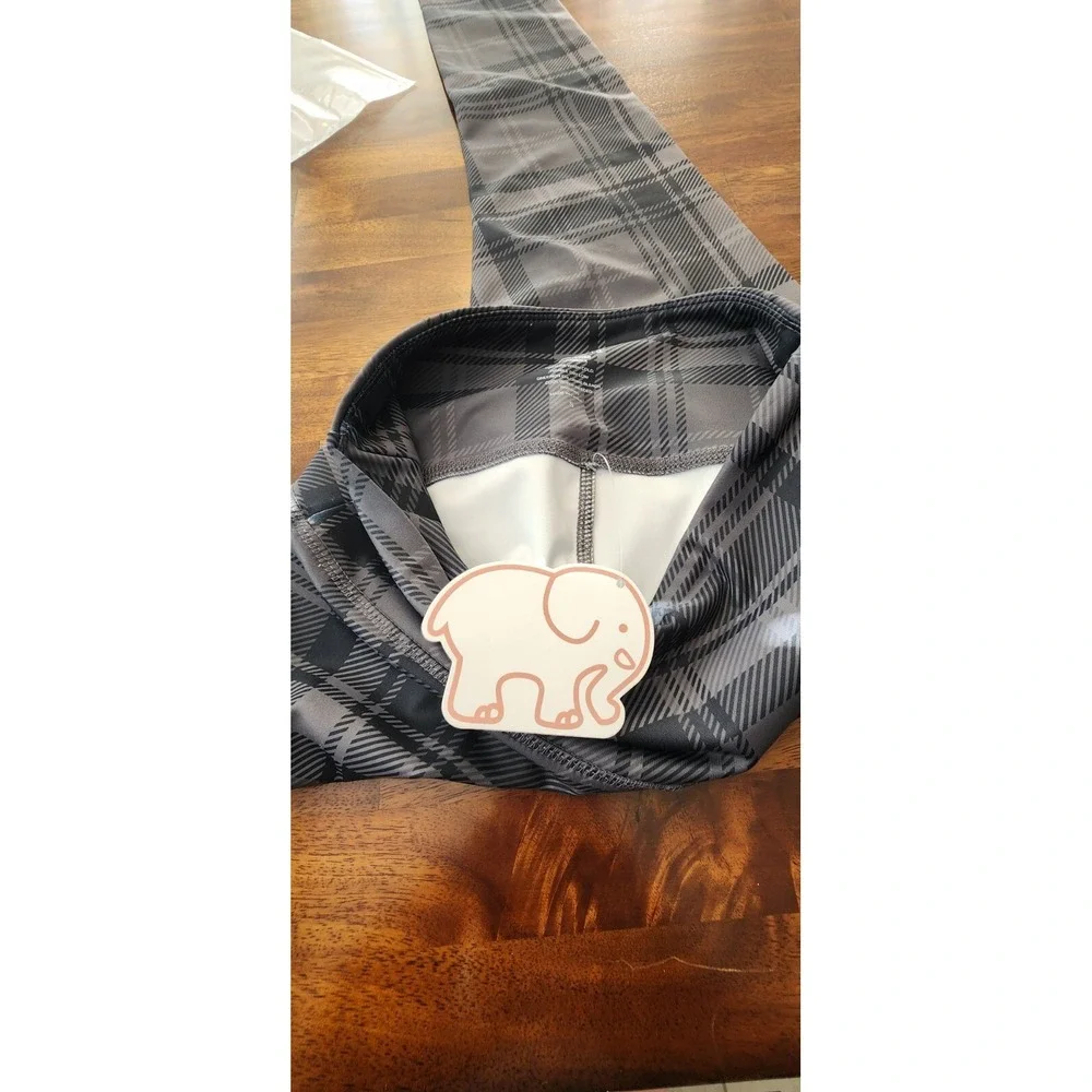 Ivory‎ Ella Small Leggings Pants New W Tag.                                Bin 2